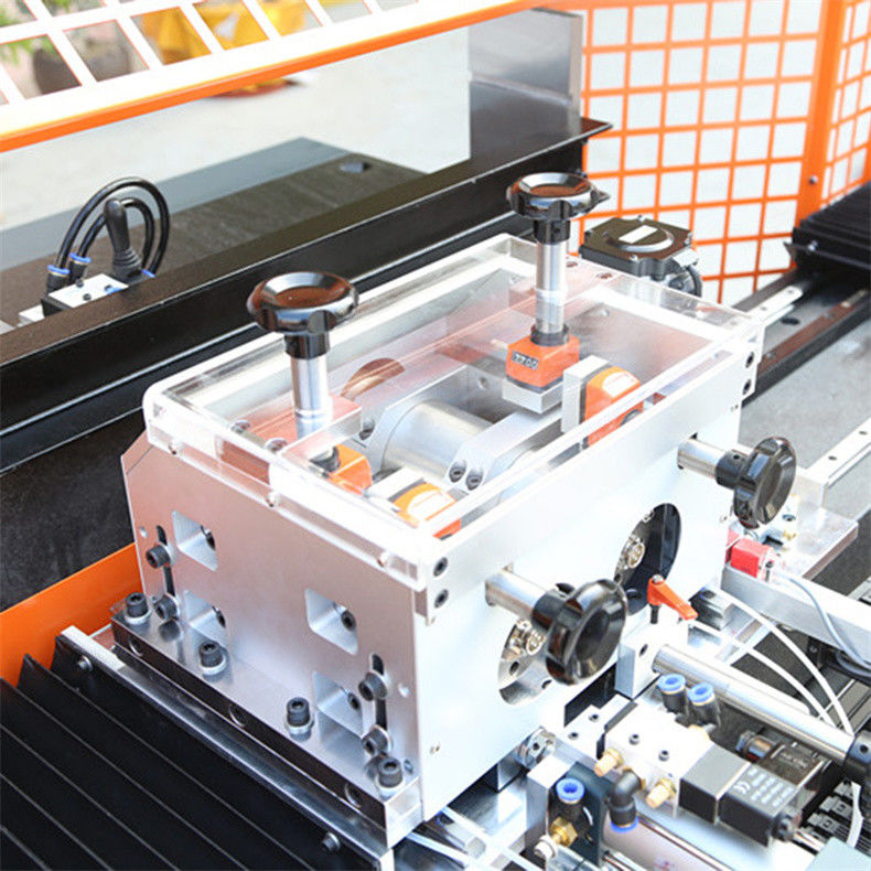 Оборудование для производства противоэпидемических перегородок SD-R70 Высокоскоростная машина для обрезки R-углов Автоматическая машина для снятия фасок с акрила PMMA